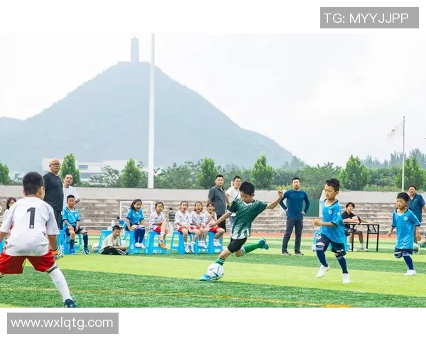 知源足球：探索足球文化的根源与发展之路，激发青少年热爱运动的激情